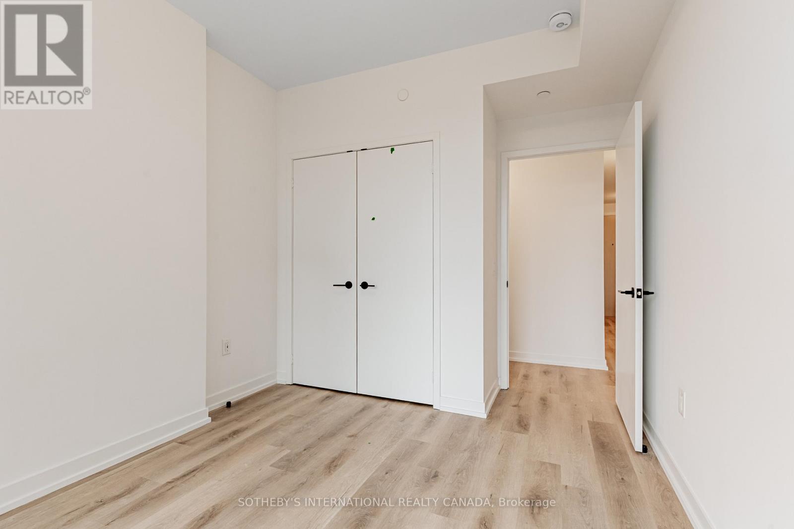 602 - 5 York Garden Way, Toronto, Ontario  M6A 2V1 - Photo 9 - W12649562