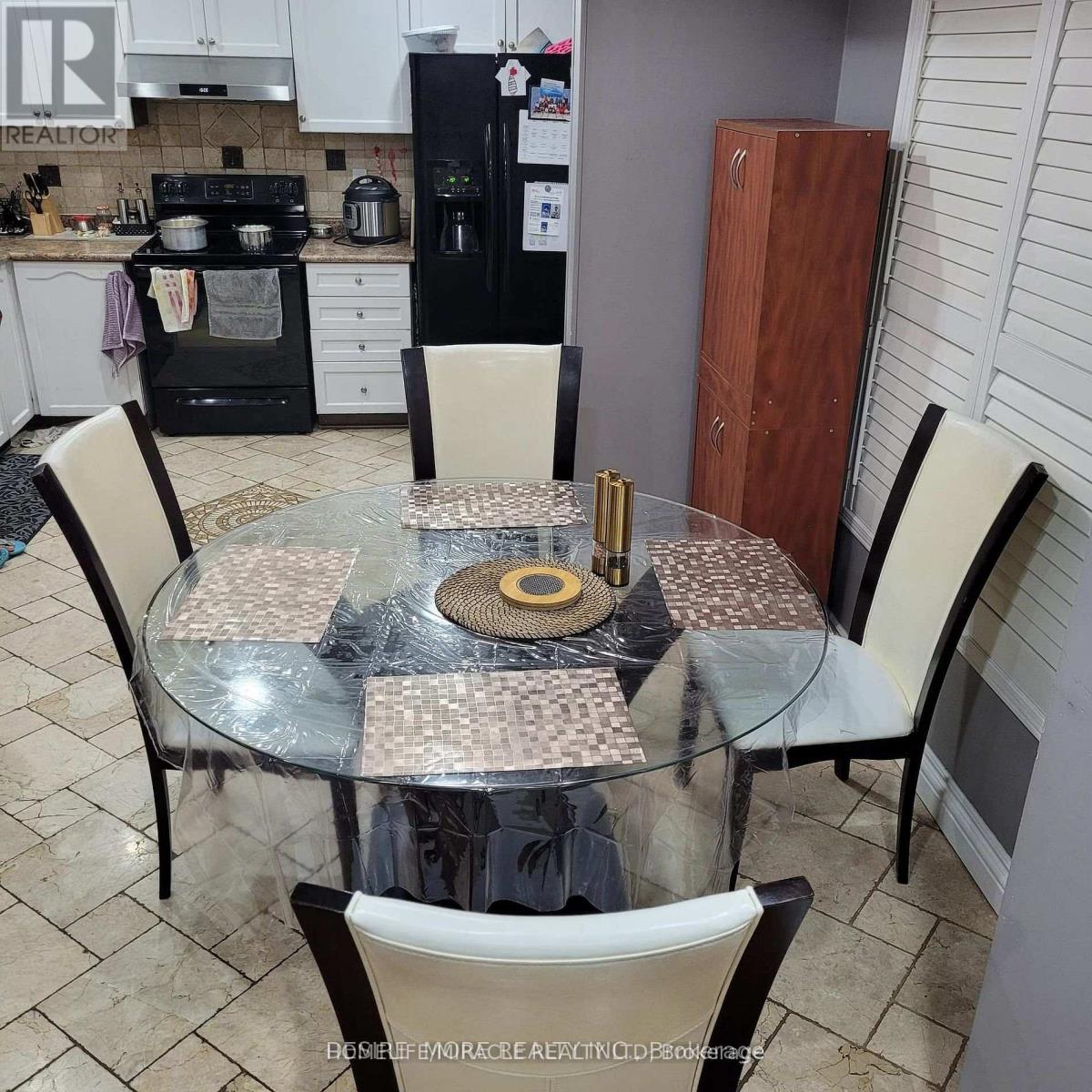 67 Seaside Circle, Brampton, Ontario  L6R 2G8 - Photo 14 - W12649568