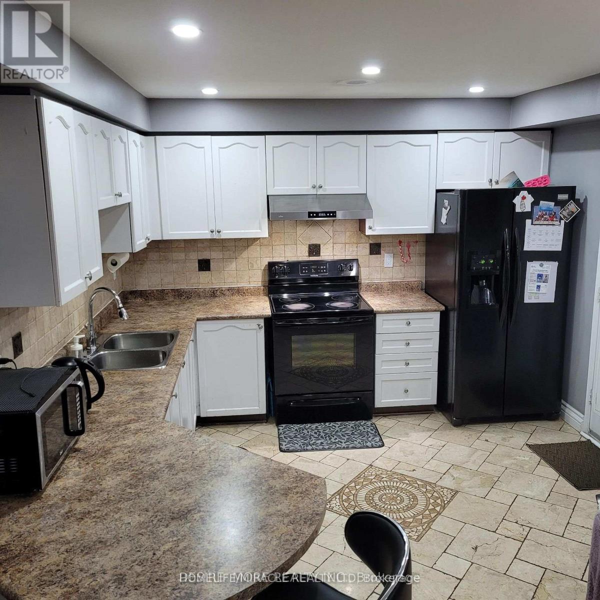 67 Seaside Circle, Brampton, Ontario  L6R 2G8 - Photo 17 - W12649568