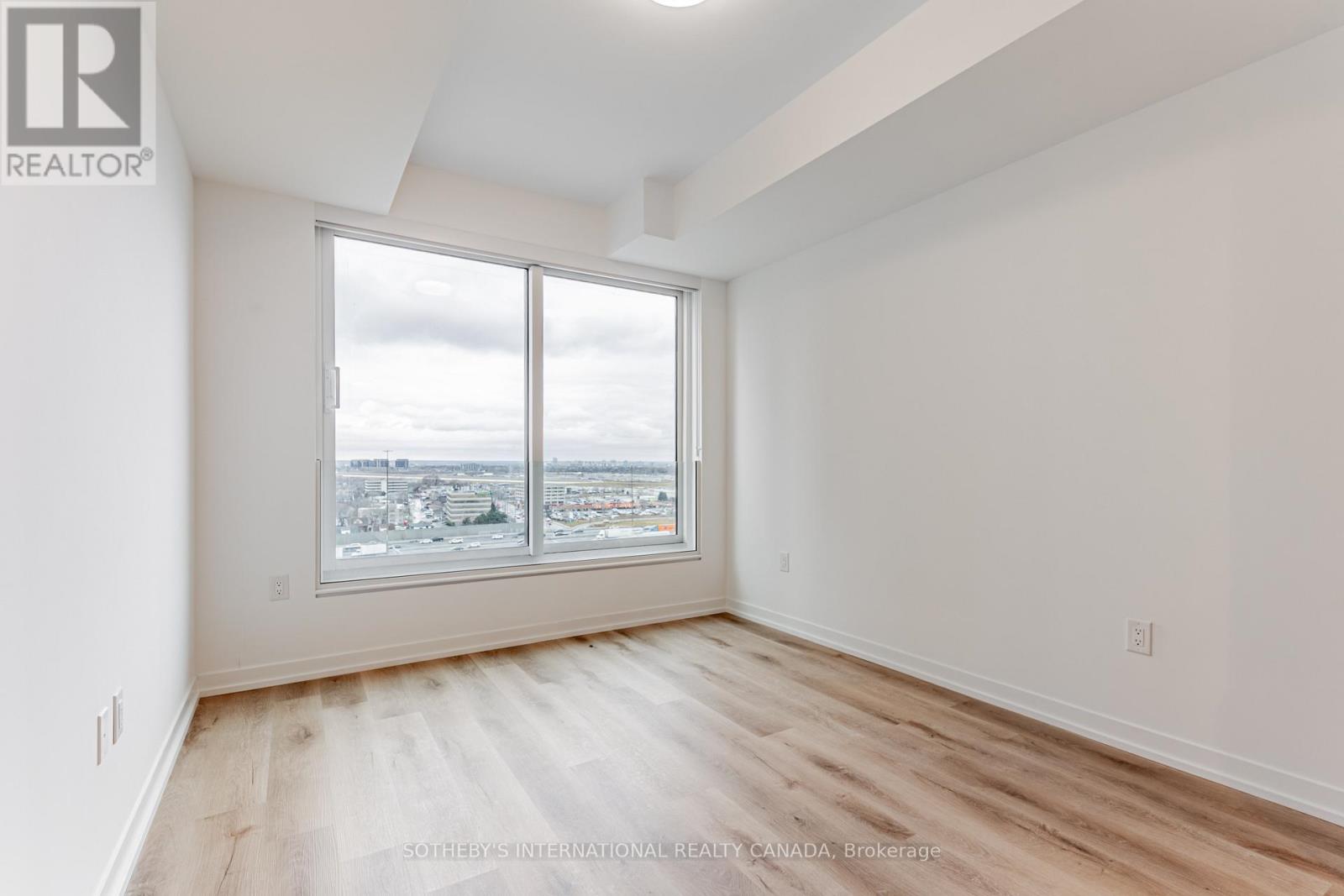 1101 - 5 York Garden Way, Toronto, Ontario  M6A 2V1 - Photo 5 - W12649576