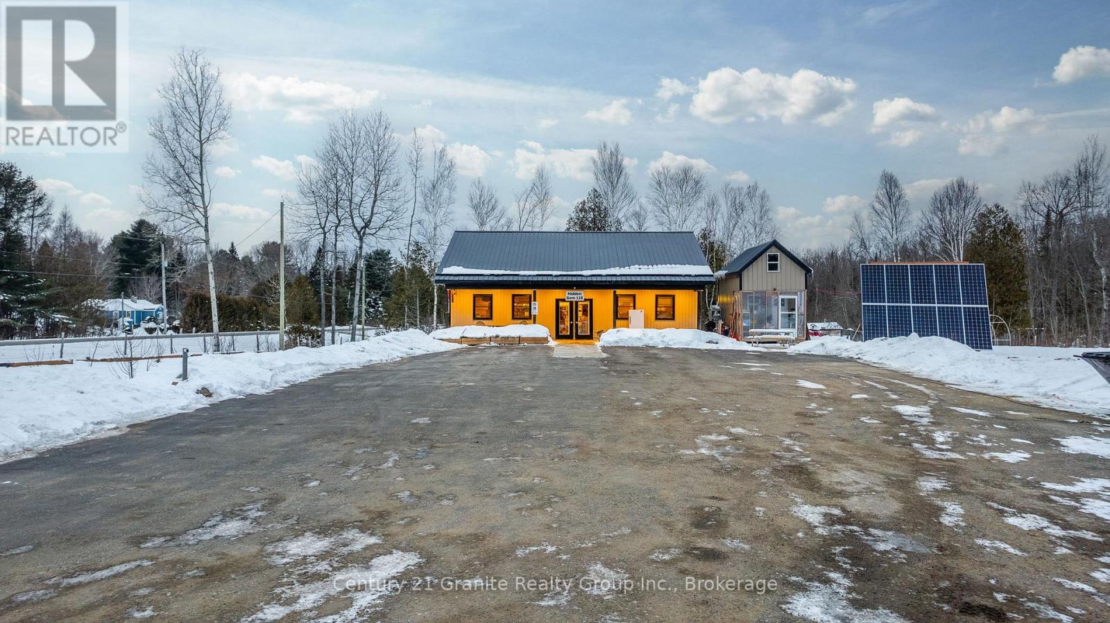 9734 Highway 118 W, Algonquin Highlands, Ontario  K0M 1J2 - Photo 2 - X12423965