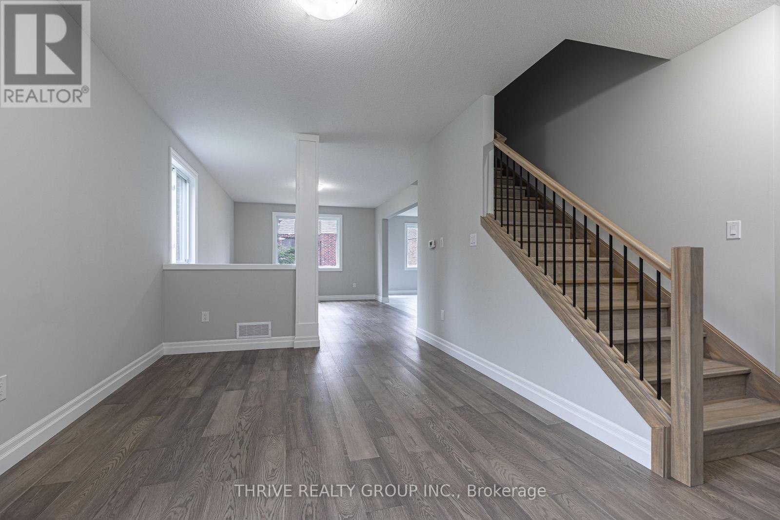 3465 Oriole Circle E, London South, Ontario  N6N 1K6 - Photo 5 - X12649598