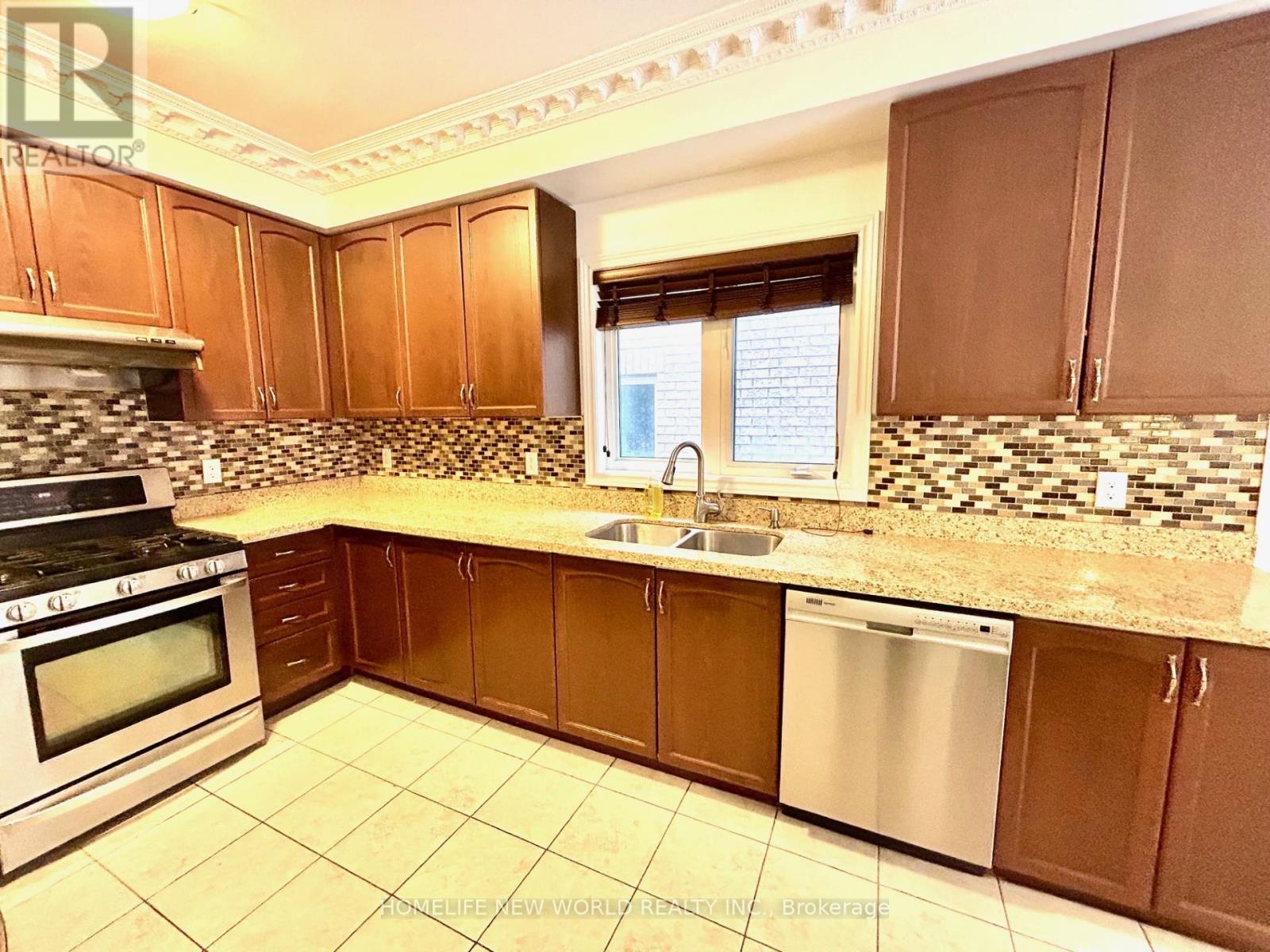 64 Thomas Foster Street, Markham, Ontario  L6C 2N6 - Photo 10 - N12499694