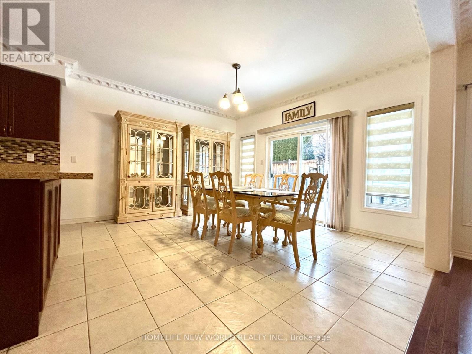 64 Thomas Foster Street, Markham, Ontario  L6C 2N6 - Photo 2 - N12499694