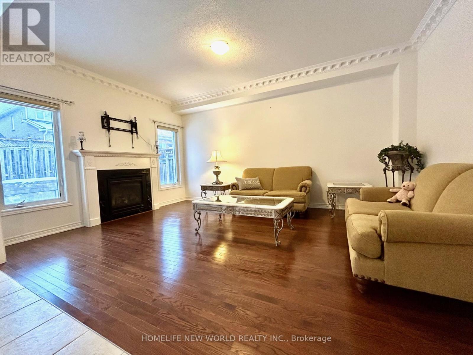 64 Thomas Foster Street, Markham, Ontario  L6C 2N6 - Photo 4 - N12499694