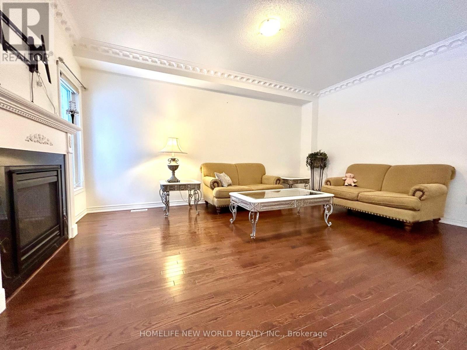 64 Thomas Foster Street, Markham, Ontario  L6C 2N6 - Photo 5 - N12499694