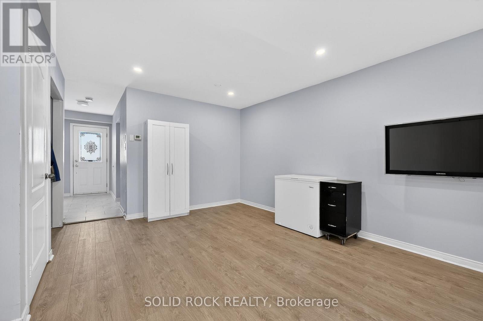 B - 76 Seyton Drive, Ottawa, Ontario  K2H 8W4 - Photo 11 - X12644972