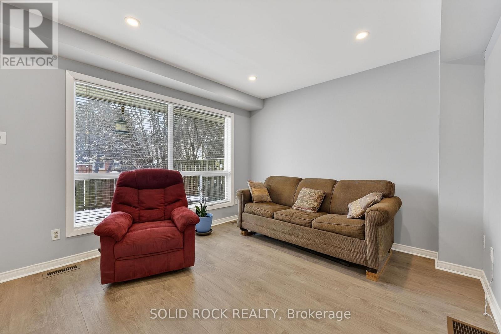 B - 76 Seyton Drive, Ottawa, Ontario  K2H 8W4 - Photo 13 - X12644972