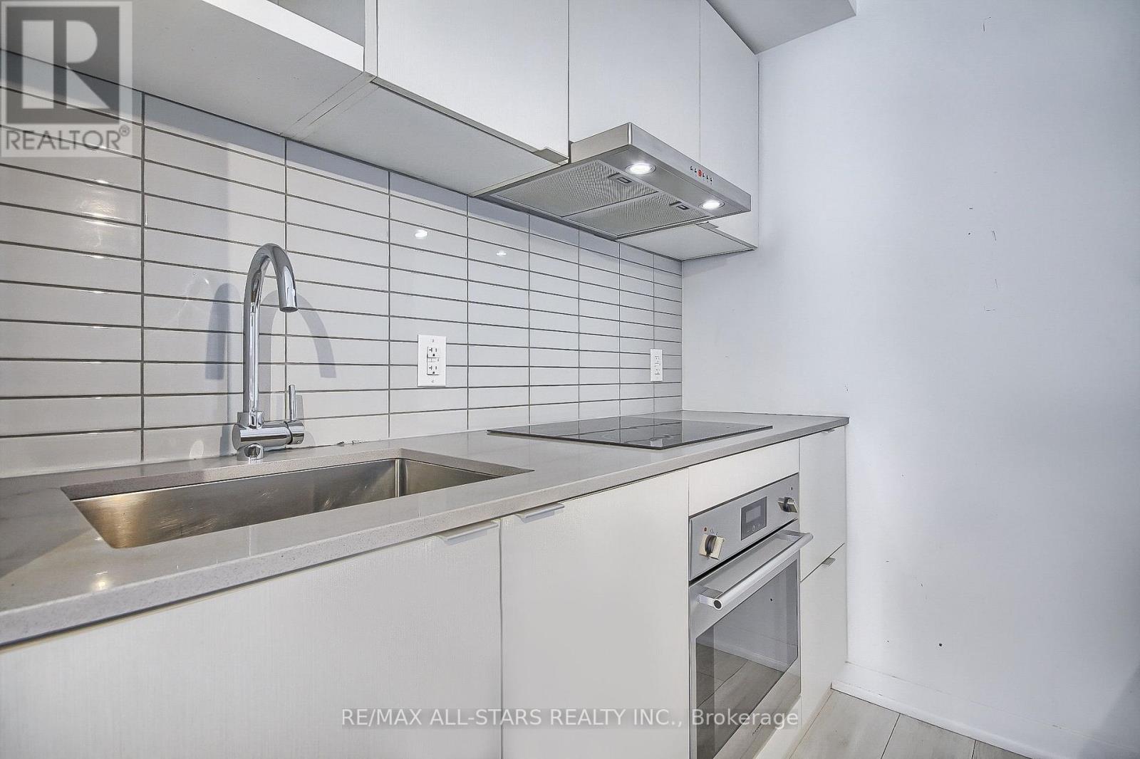 2803 - 100 Harbour Street, Toronto, Ontario  M5J 0B5 - Photo 15 - C12649586