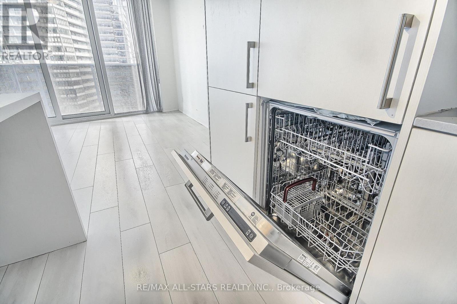 2803 - 100 Harbour Street, Toronto, Ontario  M5J 0B5 - Photo 18 - C12649586