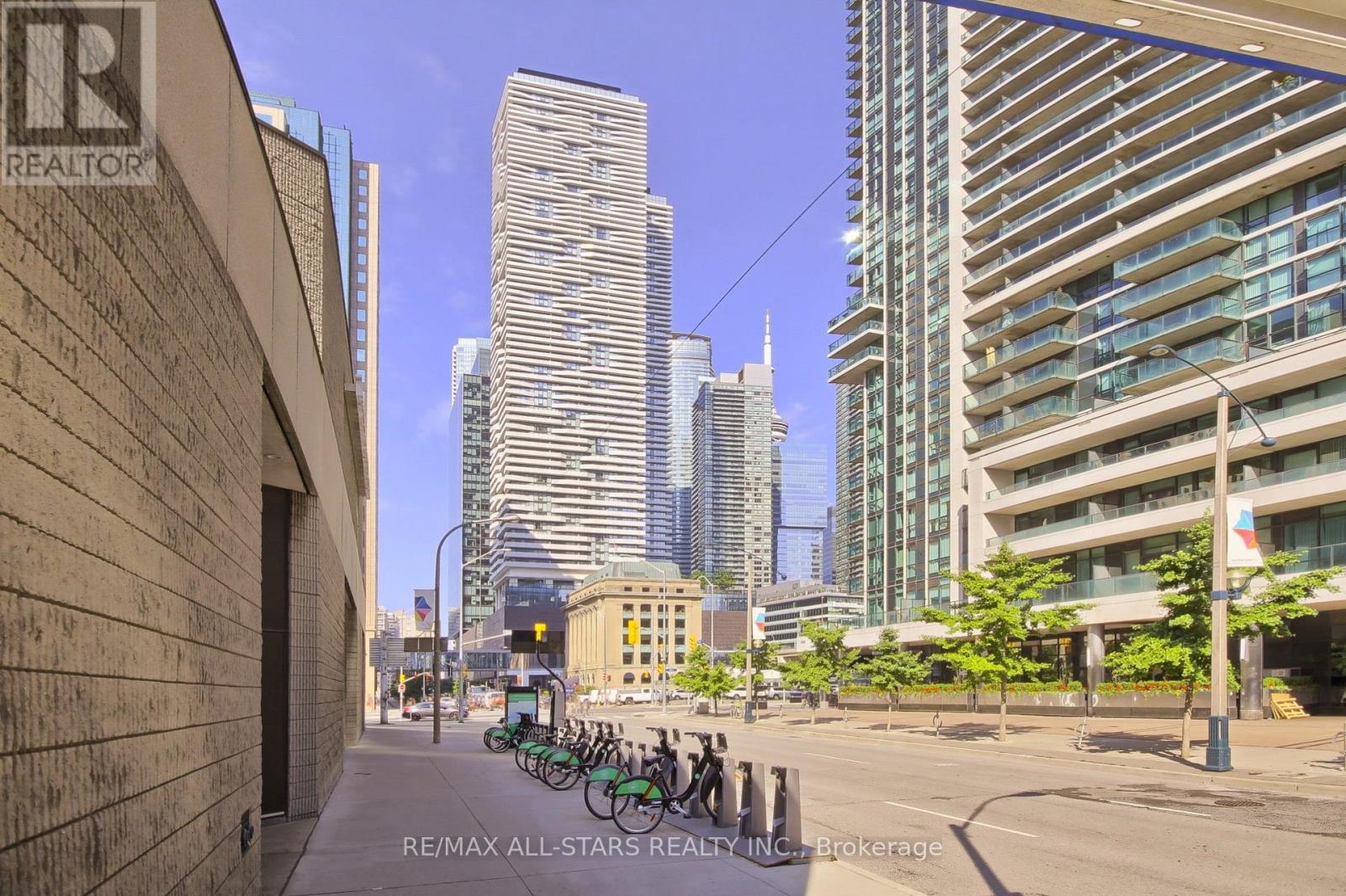 2803 - 100 Harbour Street, Toronto, Ontario  M5J 0B5 - Photo 2 - C12649586