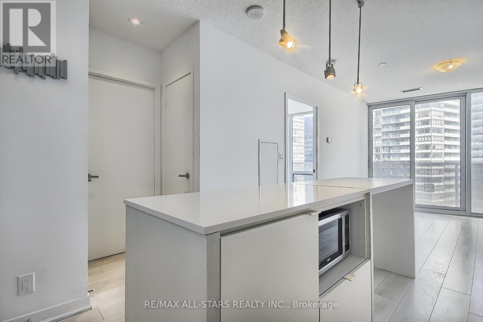 2803 - 100 Harbour Street, Toronto, Ontario  M5J 0B5 - Photo 21 - C12649586