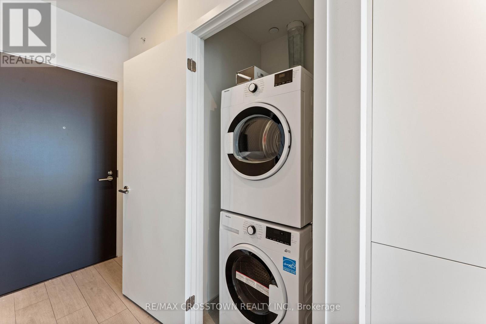 1710 - 39 Mary Street, Barrie (City Centre), Ontario  L4N 1S9 - Photo 4 - S12649584