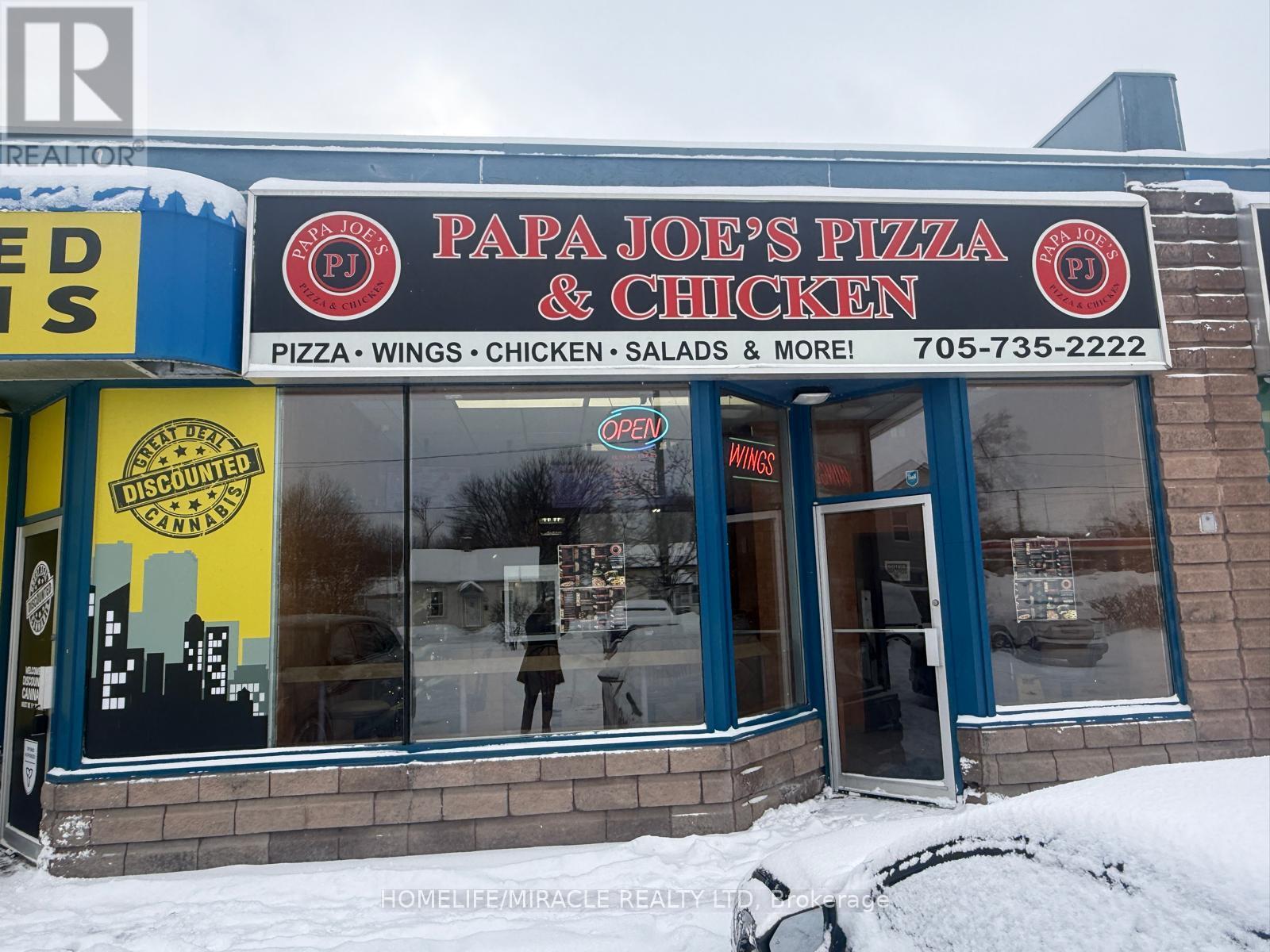 8 - 7 ANNE STREET S, Barrie, Ontario