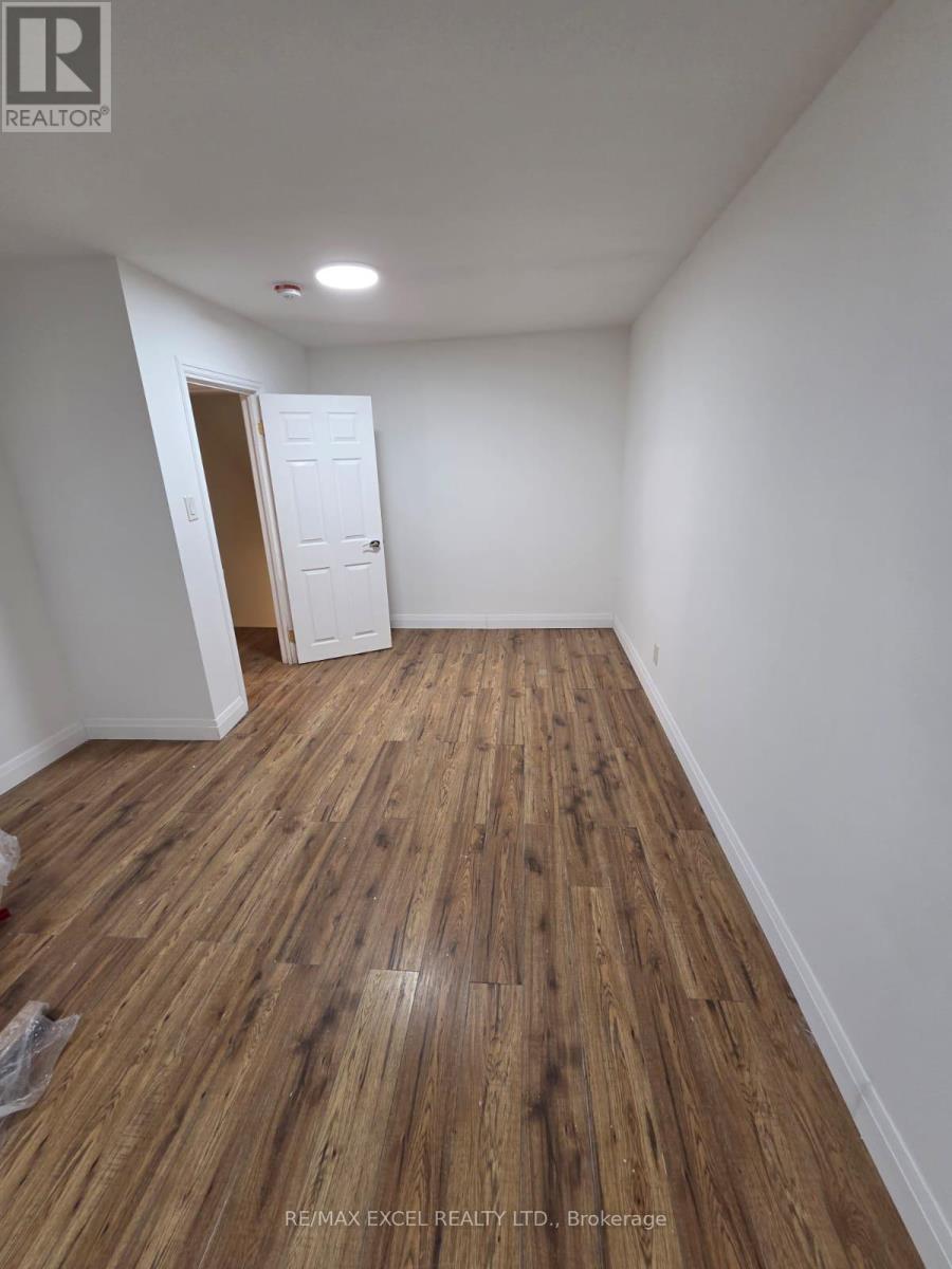 Bsmt - 12 College Crescent, Barrie, Ontario  L4M 2W2 - Photo 2 - S12649634