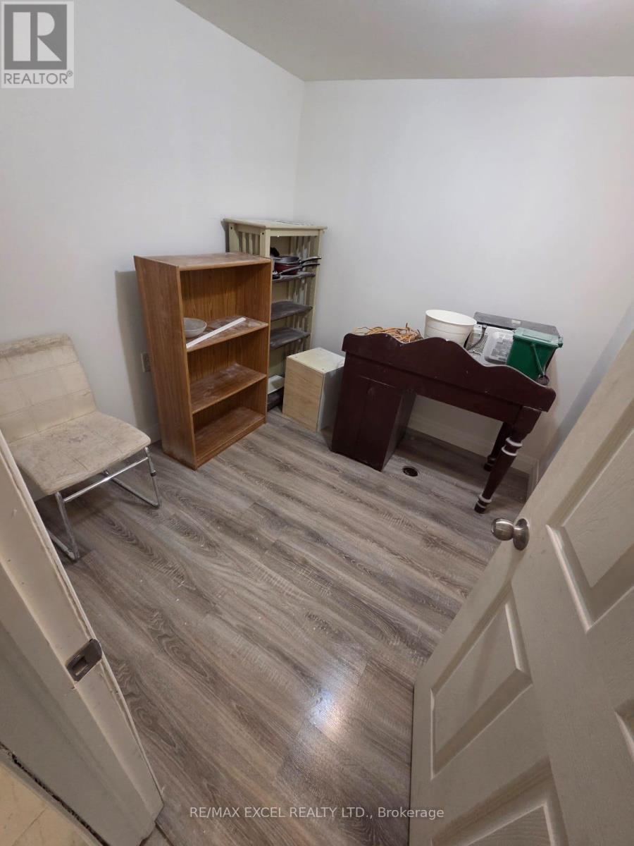 Bsmt - 12 College Crescent, Barrie, Ontario  L4M 2W2 - Photo 5 - S12649634