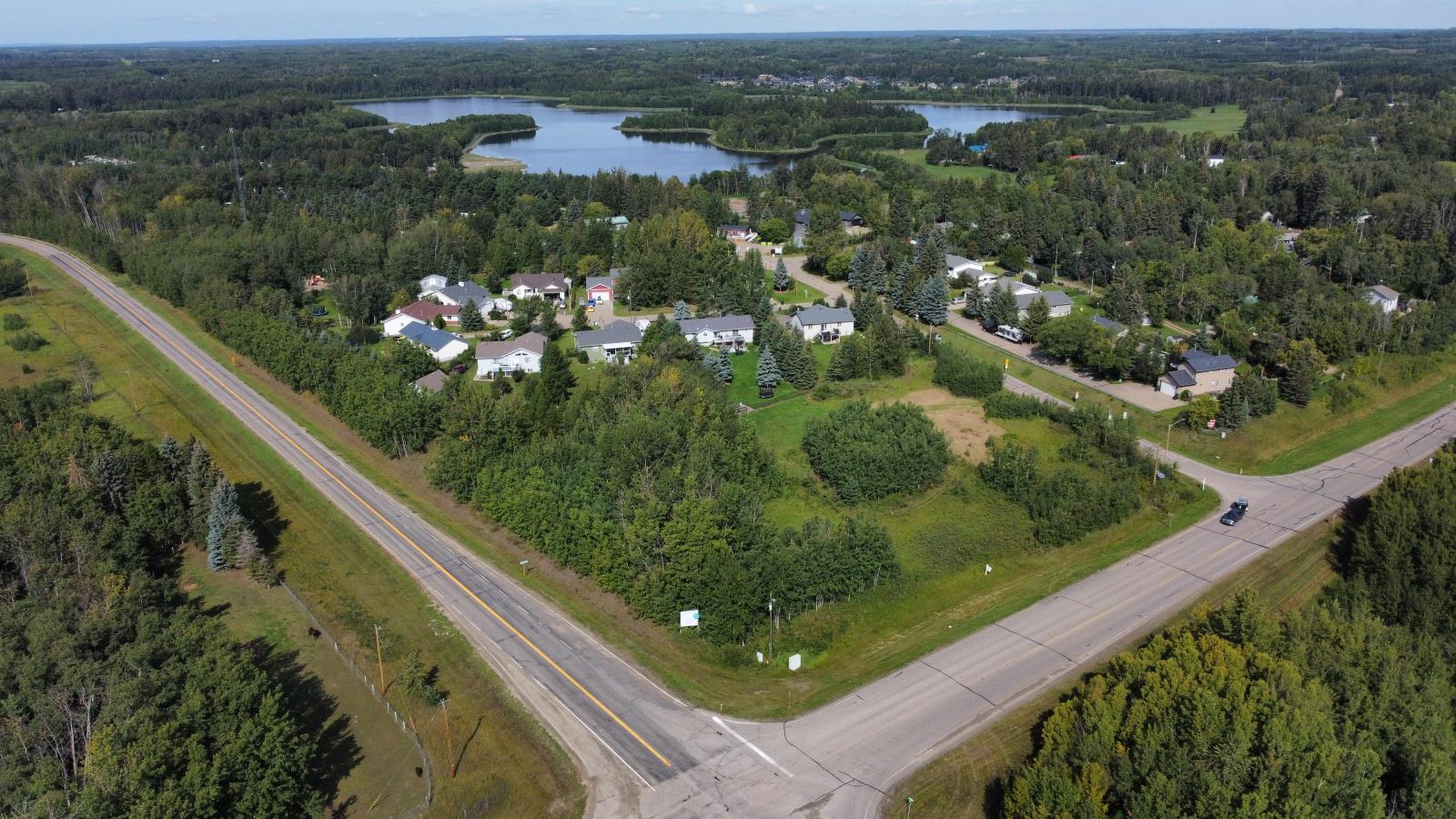 487  Lakeside Drive, Parkland County, Alberta  T7Z 2T7 - Photo 7 - 43688876