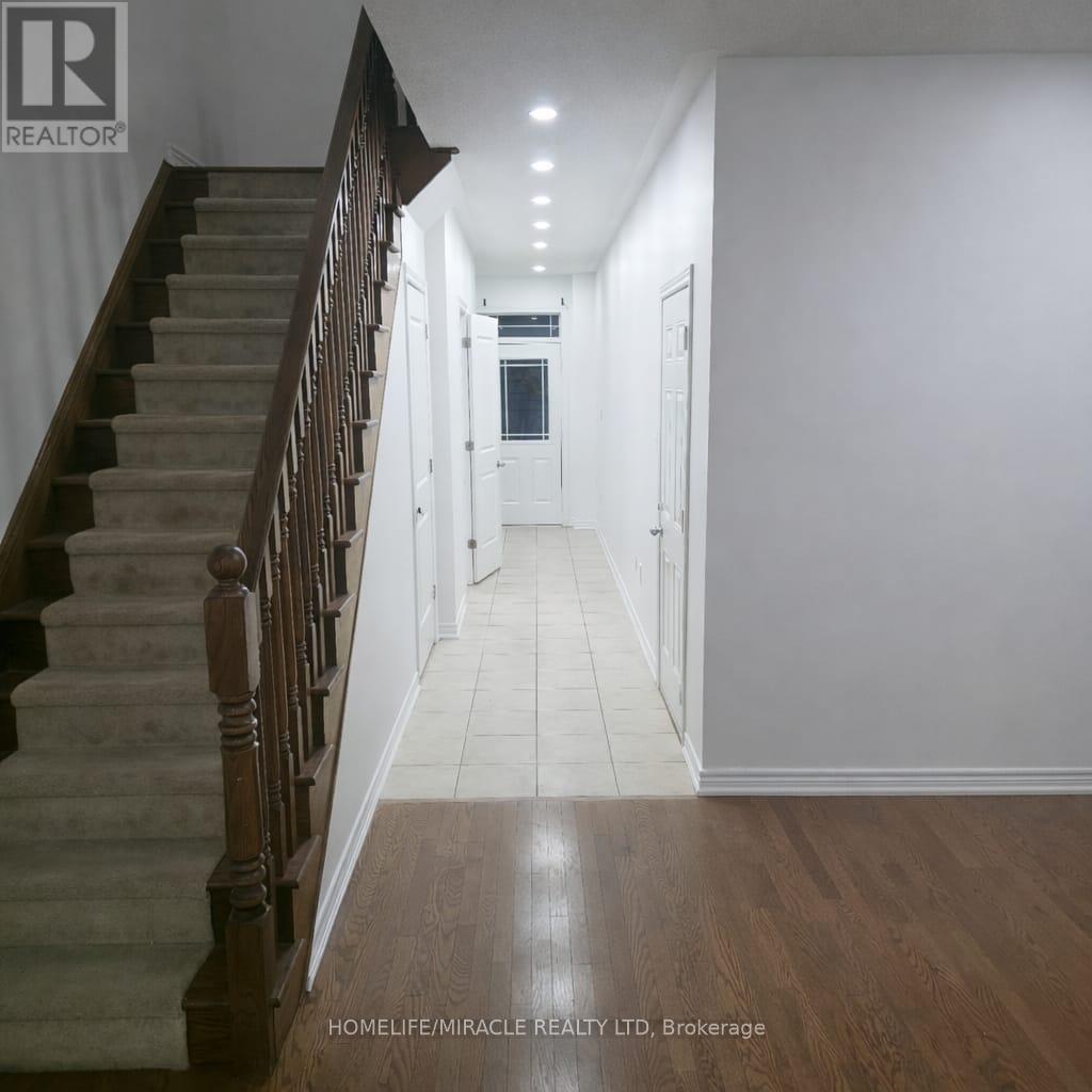 25 Antibes Drive, Brampton, Ontario  L6X 0R8 - Photo 7 - W12649594