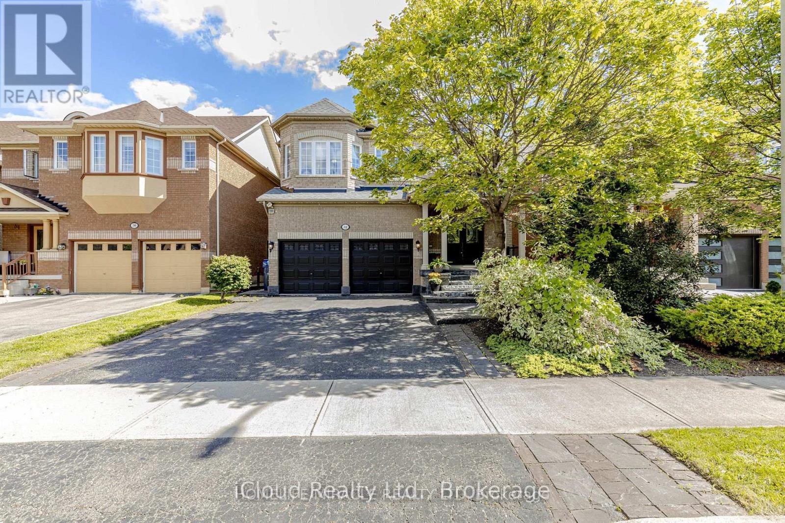 32 MASTERS GREEN LOWER CRESCENT, Brampton, Ontario