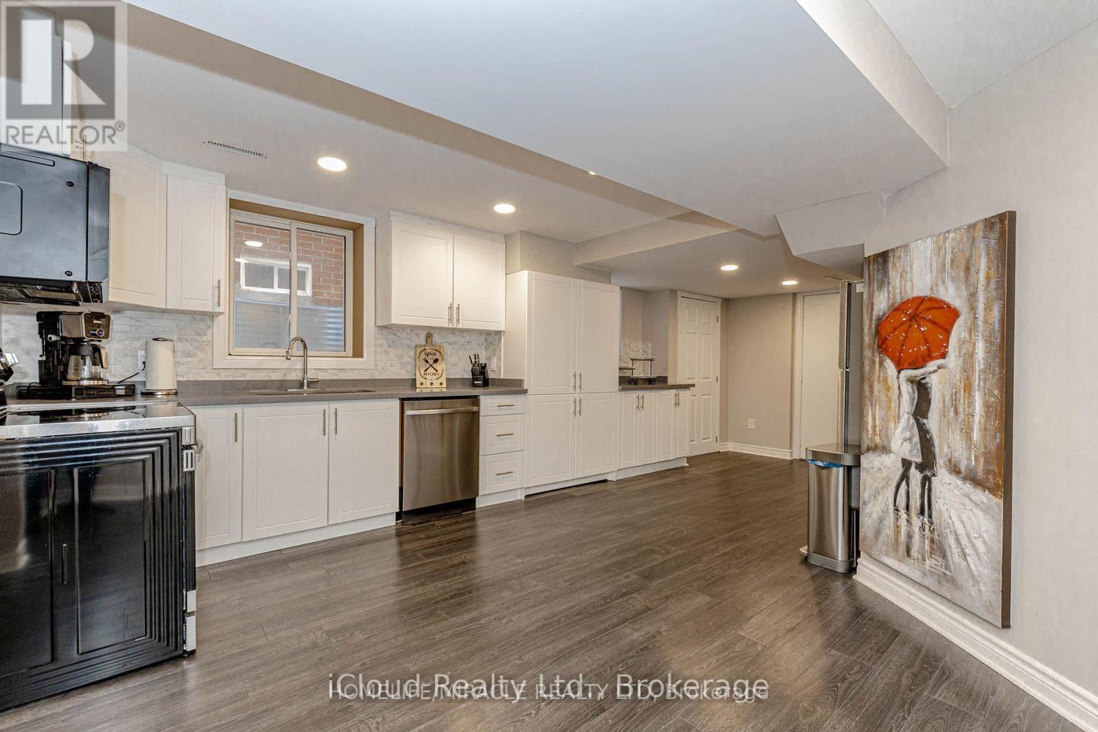 32 Masters Green Lower Crescent, Brampton, Ontario  L7A 3K6 - Photo 10 - W12649596