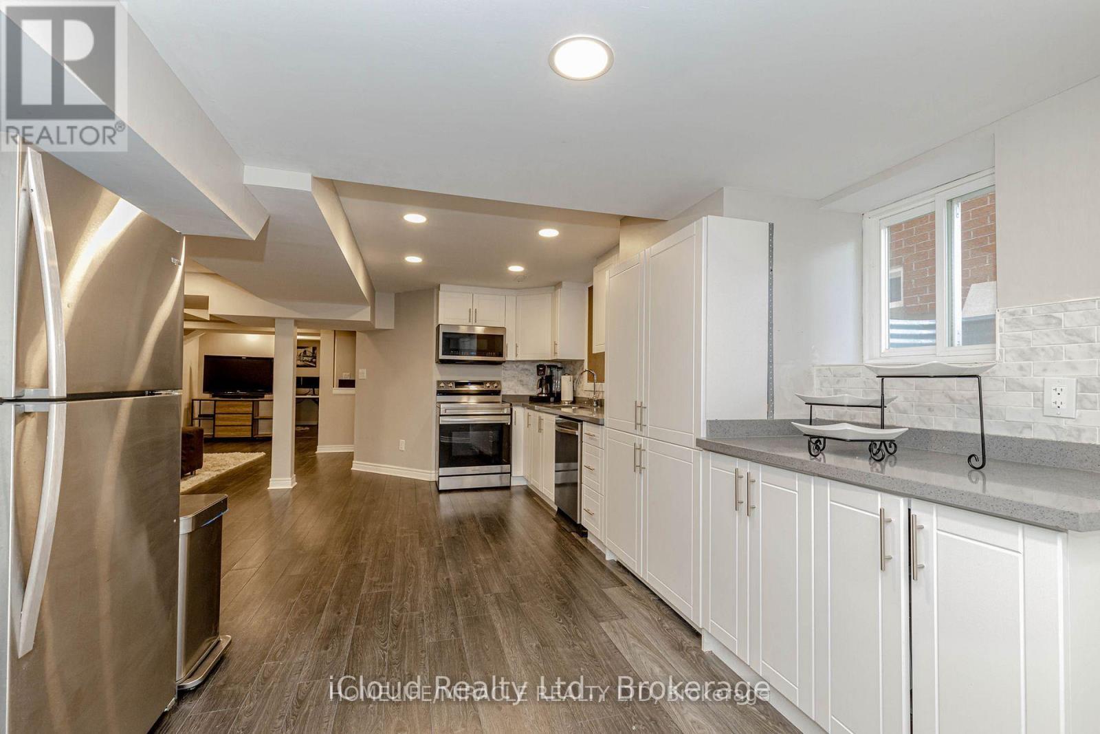 32 Masters Green Lower Crescent, Brampton, Ontario  L7A 3K6 - Photo 12 - W12649596