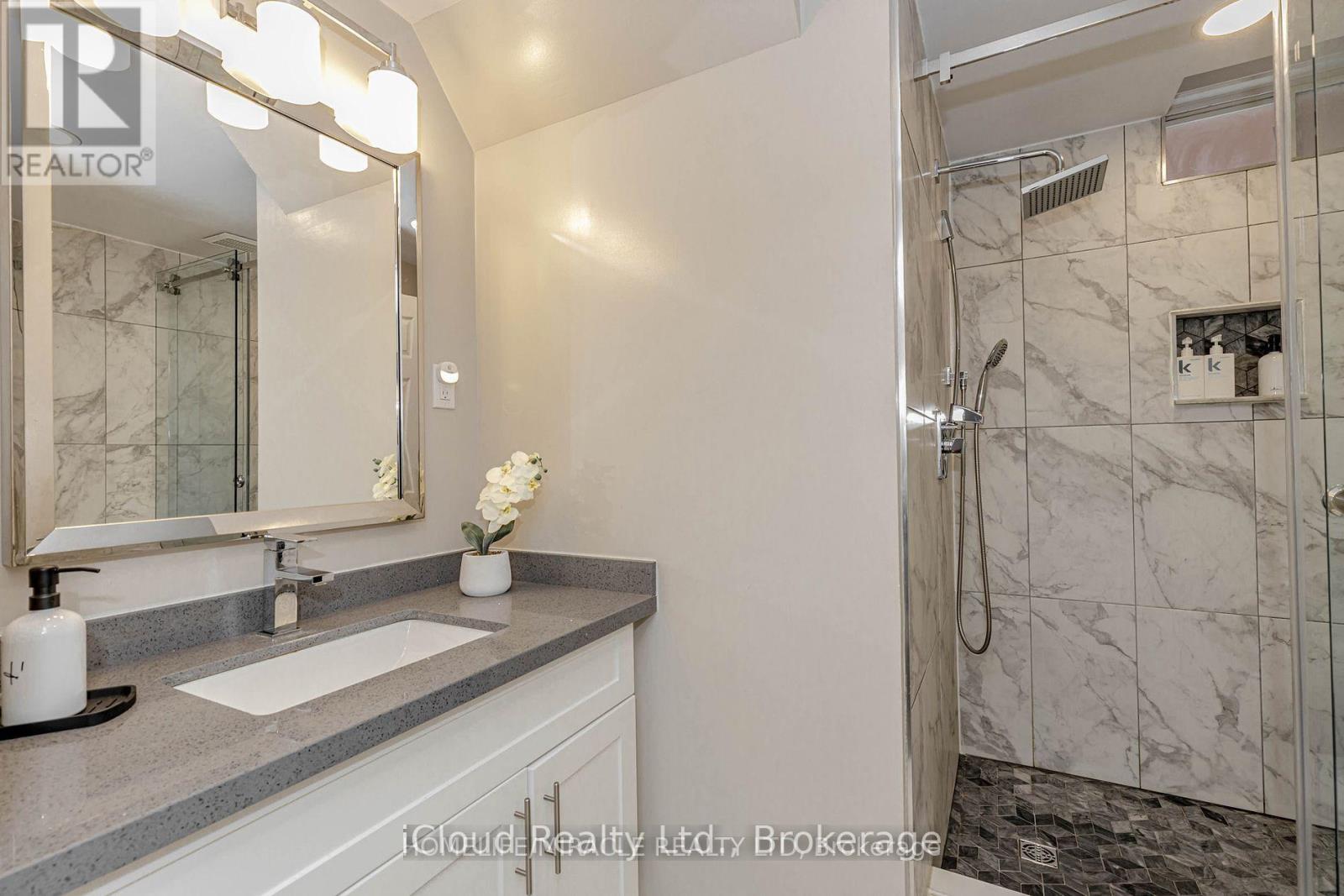 32 Masters Green Lower Crescent, Brampton, Ontario  L7A 3K6 - Photo 13 - W12649596