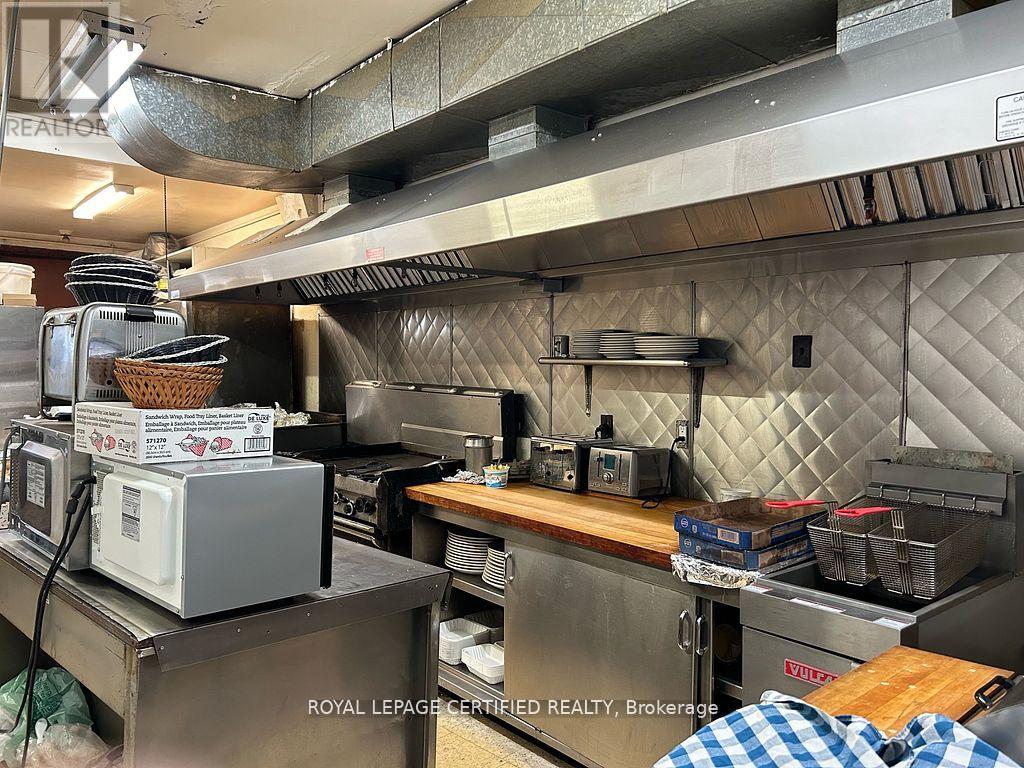 459 St Paul Street, St. Catharines, Ontario  L2R 3N4 - Photo 8 - X12649614