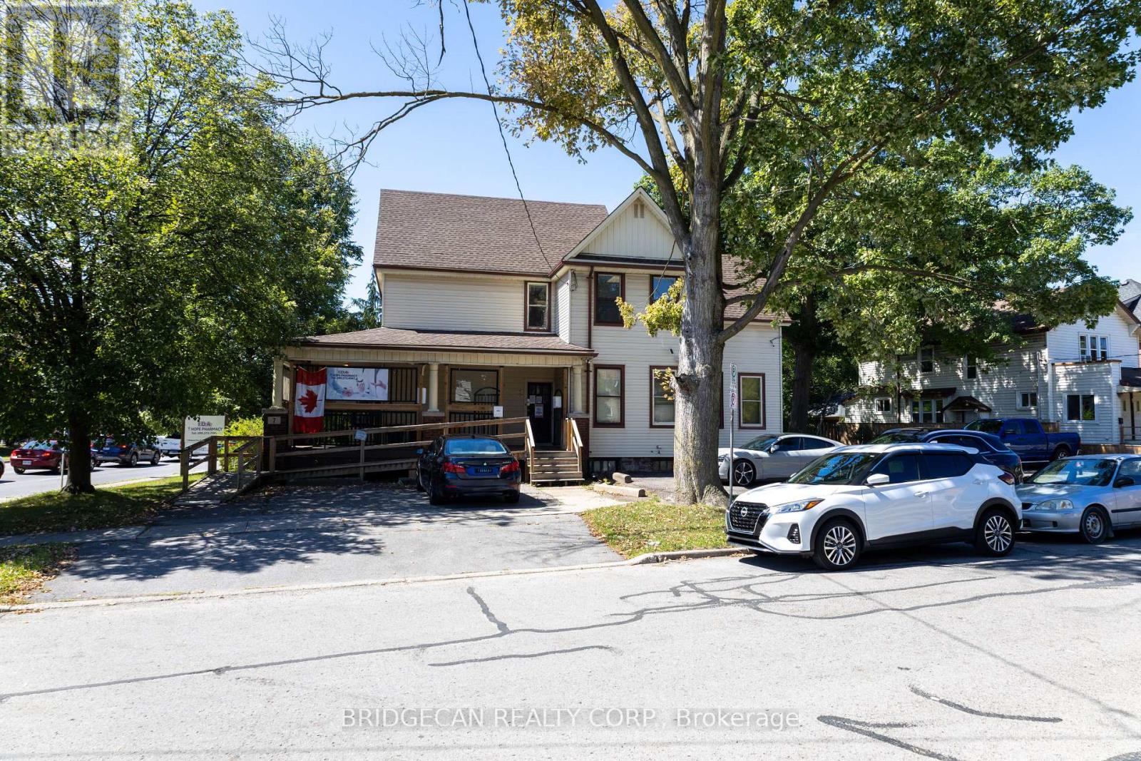 7 Welland Avenue, St. Catharines, Ontario  L2R 2L8 - Photo 1 - X12649642