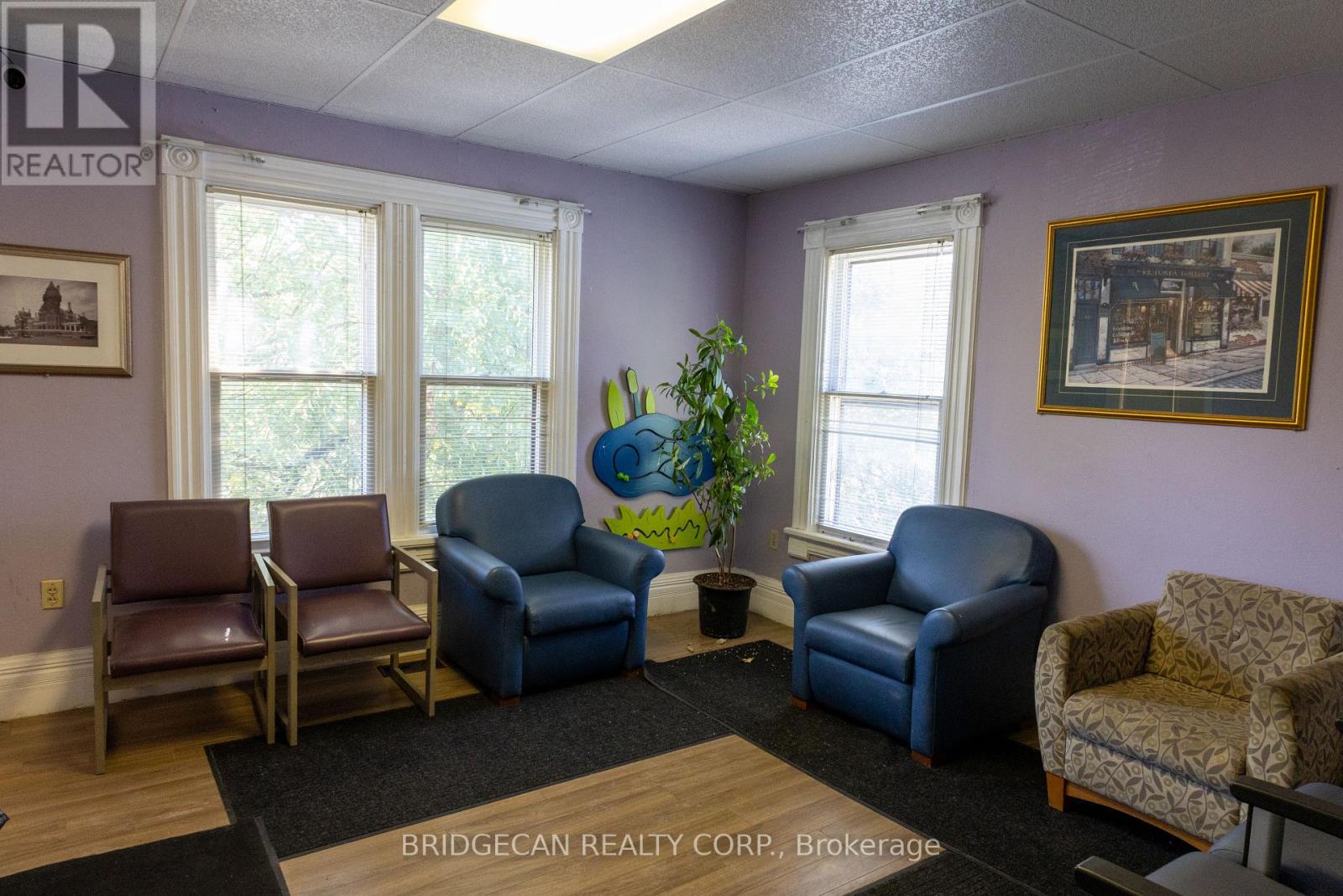 7 Welland Avenue, St. Catharines, Ontario  L2R 2L8 - Photo 6 - X12649642