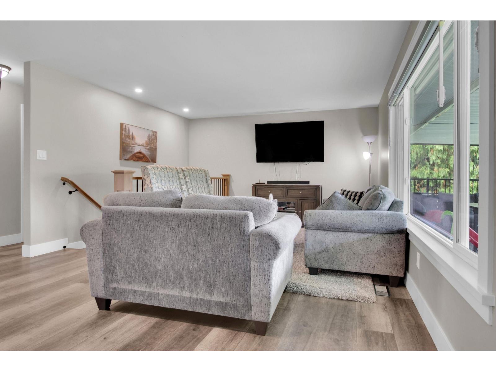 8972 Dewdney Trunk Road, Mission, British Columbia  V2V 6Y1 - Photo 11 - R3074859