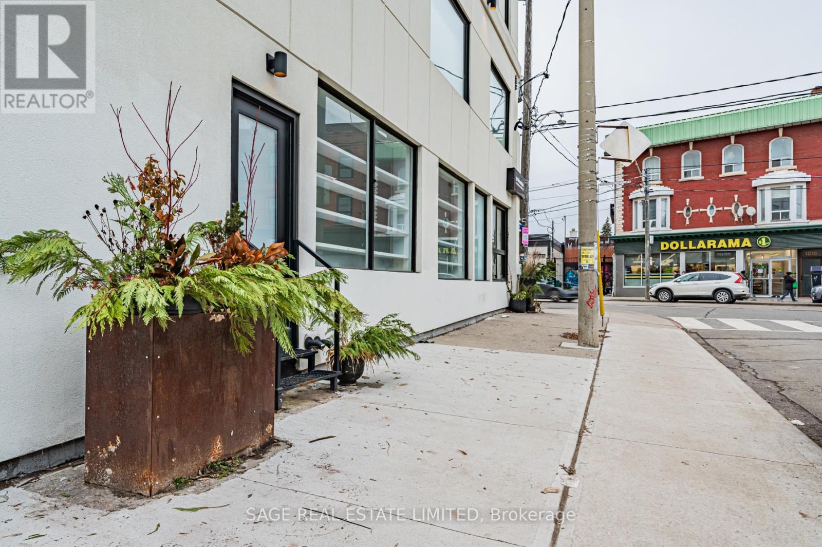 Main Retail & Fin. Lower - 1227 Dundas Street W, Toronto, Ontario  M6J 0E8 - Photo 8 - C12649438