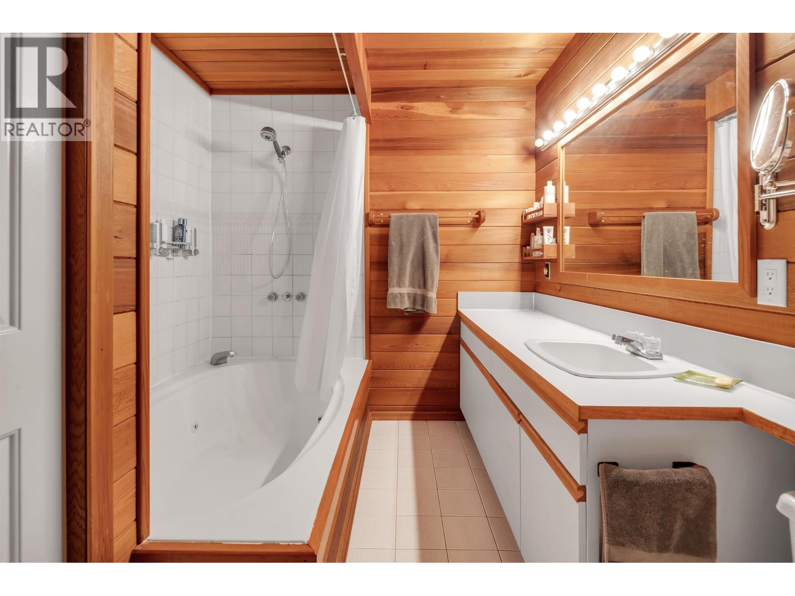 109 6117 Eagle Drive, Whistler, British Columbia  V8E 0E1 - Photo 12 - R3074931