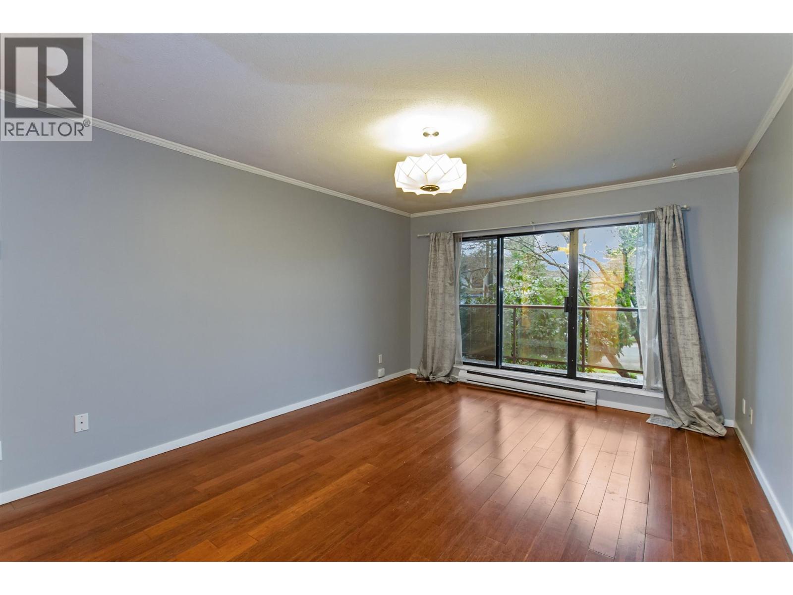 201 2222 Prince Edward Street, Vancouver, British Columbia  V5T 4M6 - Photo 2 - R3074938