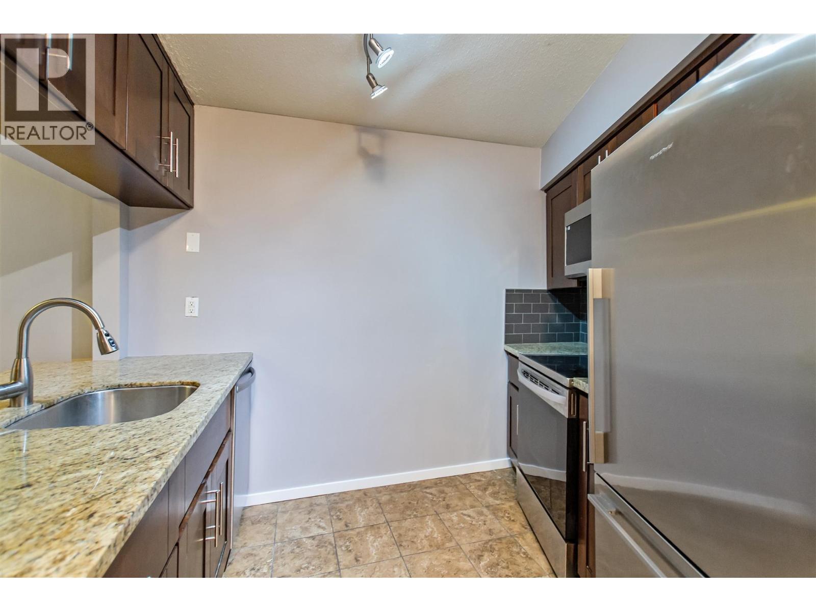 201 2222 Prince Edward Street, Vancouver, British Columbia  V5T 4M6 - Photo 8 - R3074938