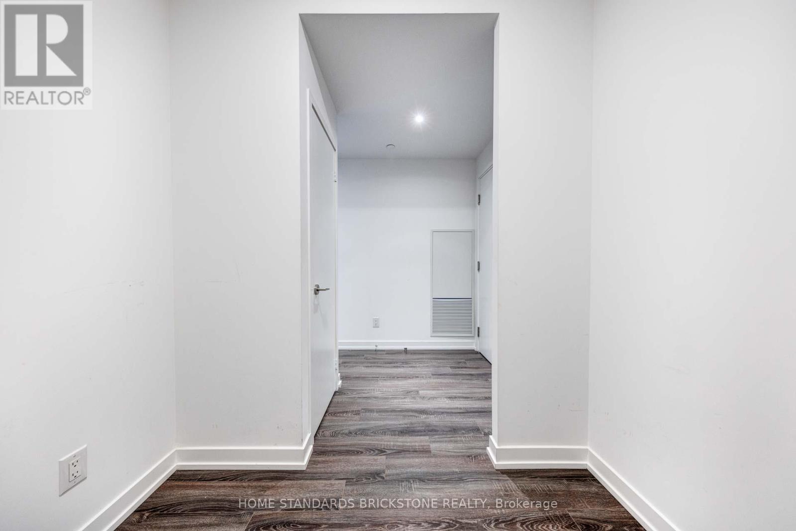 510 - 20 Edward Street, Toronto, Ontario  M5G 0C5 - Photo 5 - C12649658