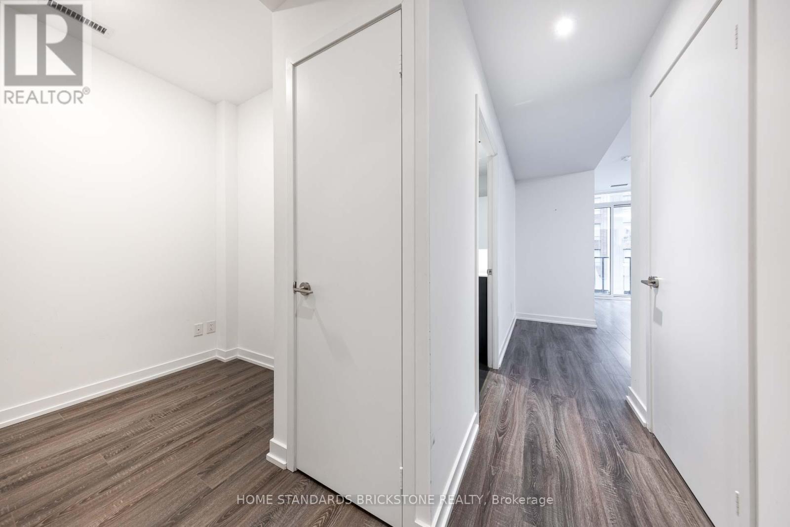 510 - 20 Edward Street, Toronto, Ontario  M5G 0C5 - Photo 6 - C12649658