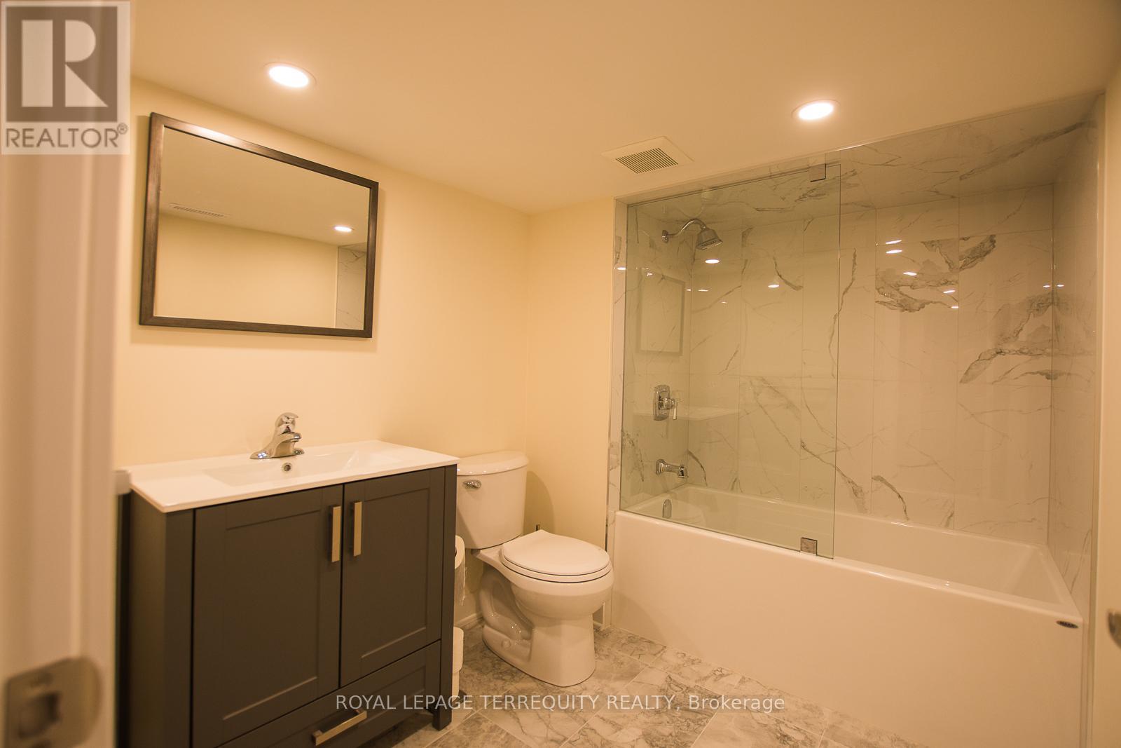 28 Bartlett Avenue, Toronto, Ontario  M6H 3E6 - Photo 20 - W12649522