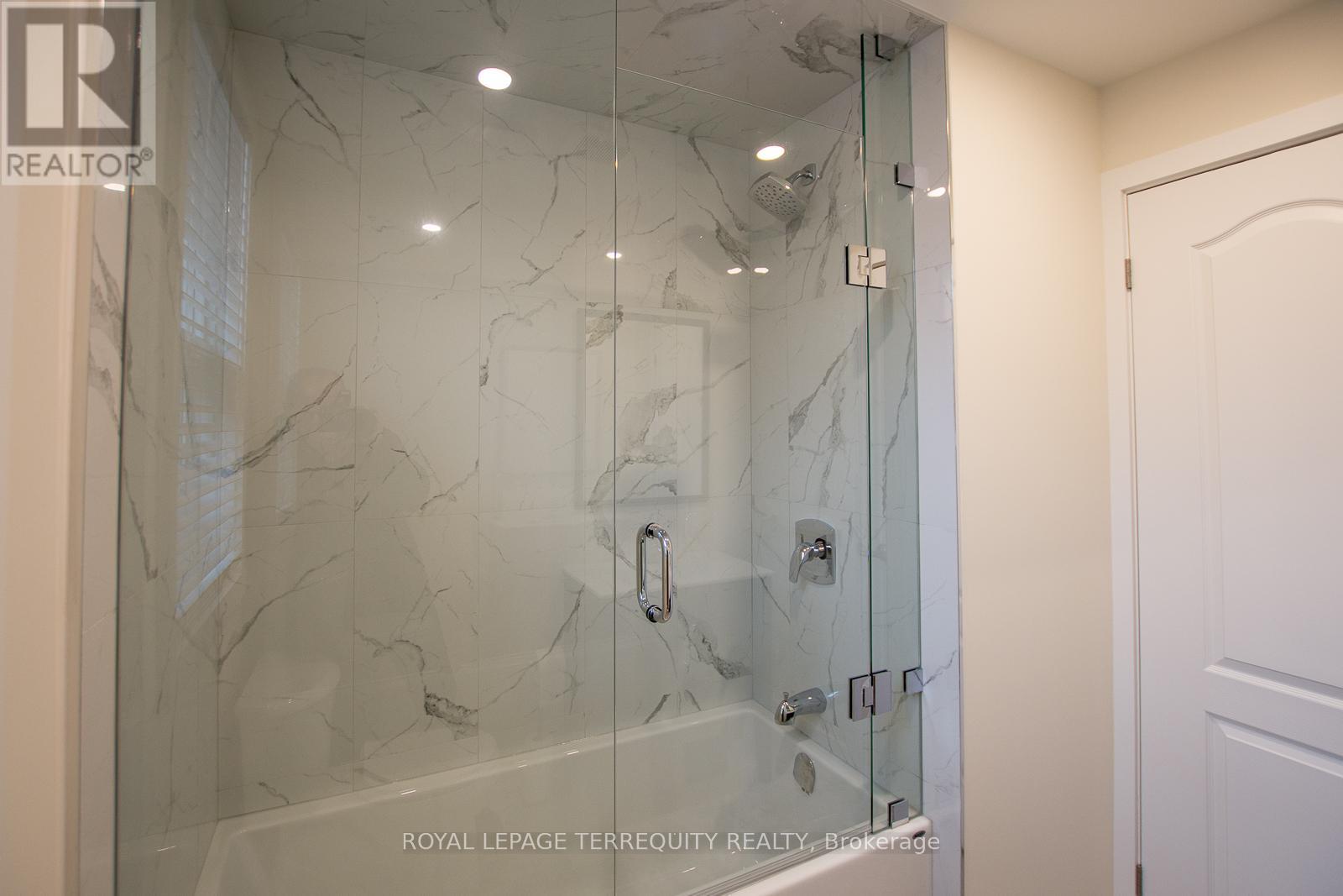 28 Bartlett Avenue, Toronto, Ontario  M6H 3E6 - Photo 21 - W12649522