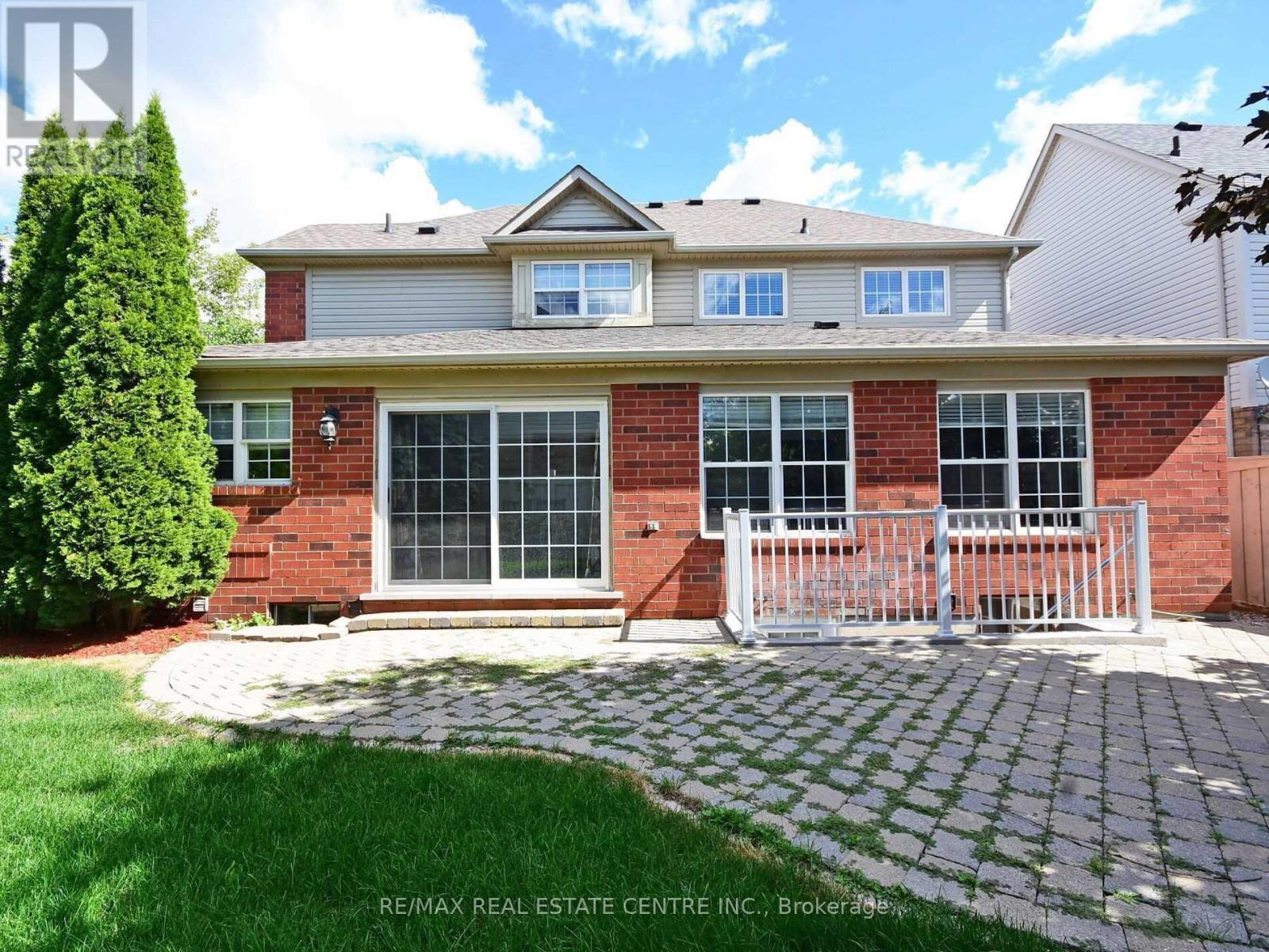 22 Kershaw Street, Brampton, Ontario  L7A 1N8 - Photo 12 - W12649654