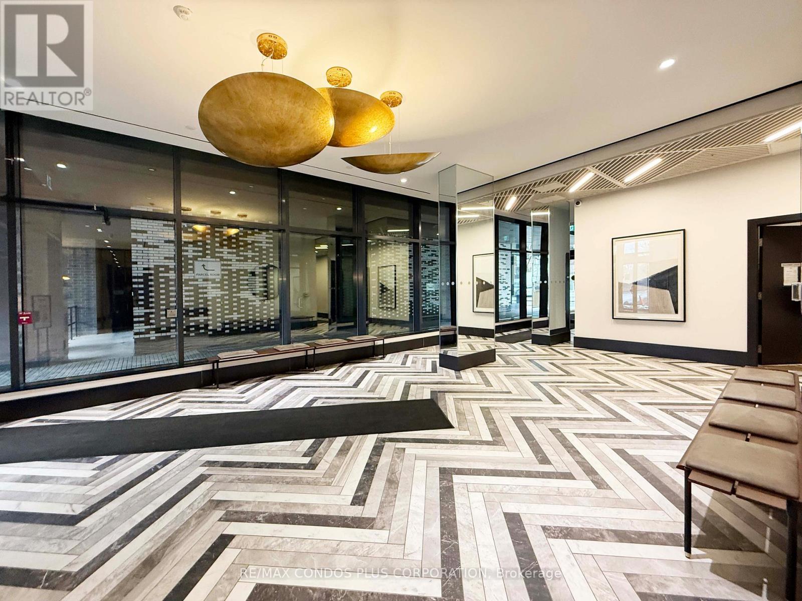 402 - 1808 St Clair Avenue W, Toronto, Ontario  M6N 0C1 - Photo 17 - W12649276