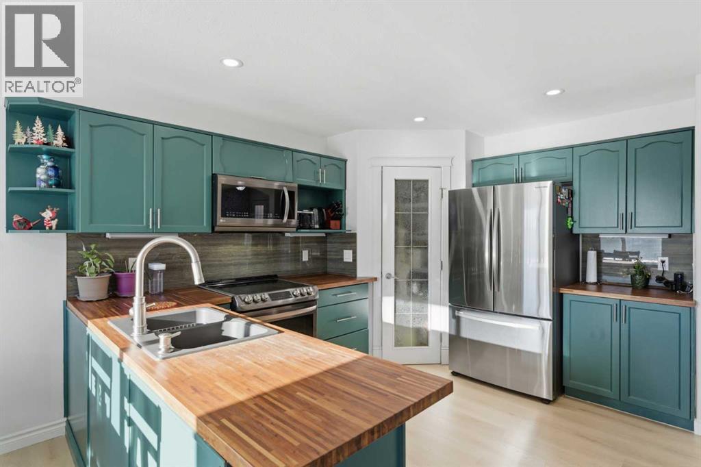 325 Bayside Place Sw, Airdrie, Alberta  T4B 2X5 - Photo 9 - A2276084