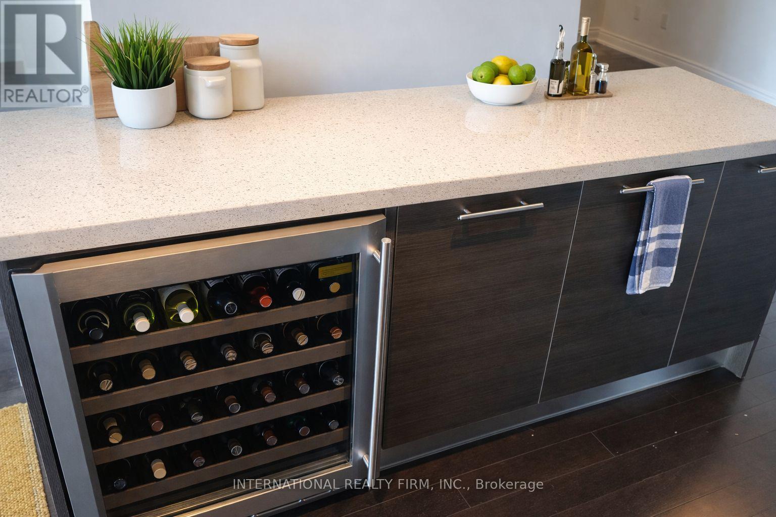 6805 - 388 Yonge Street, Toronto, Ontario  M5B 0A4 - Photo 5 - C12649694