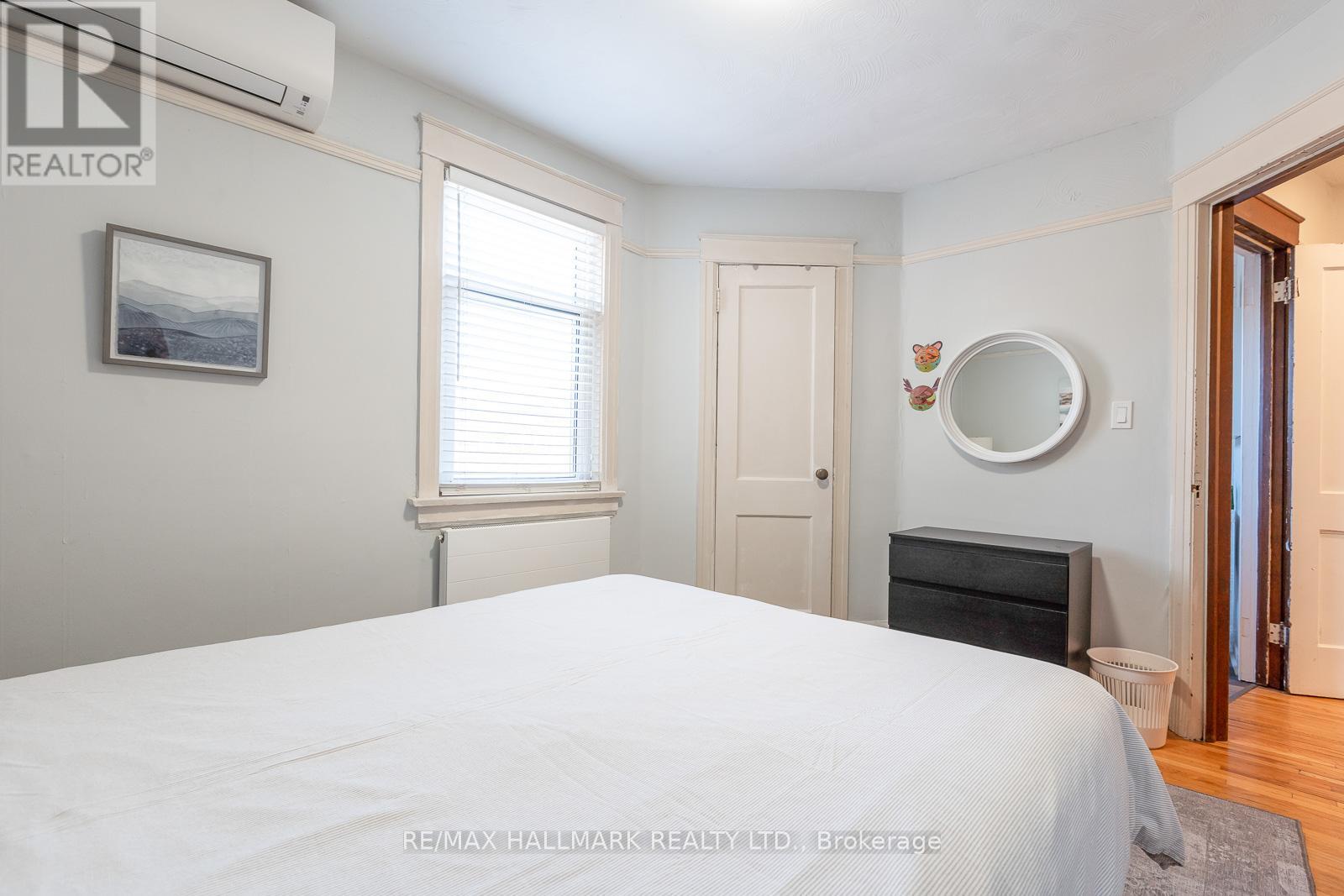 B (Upper) - 27 Hammersmith Avenue, Toronto, Ontario  M4E 2W3 - Photo 15 - E12649684