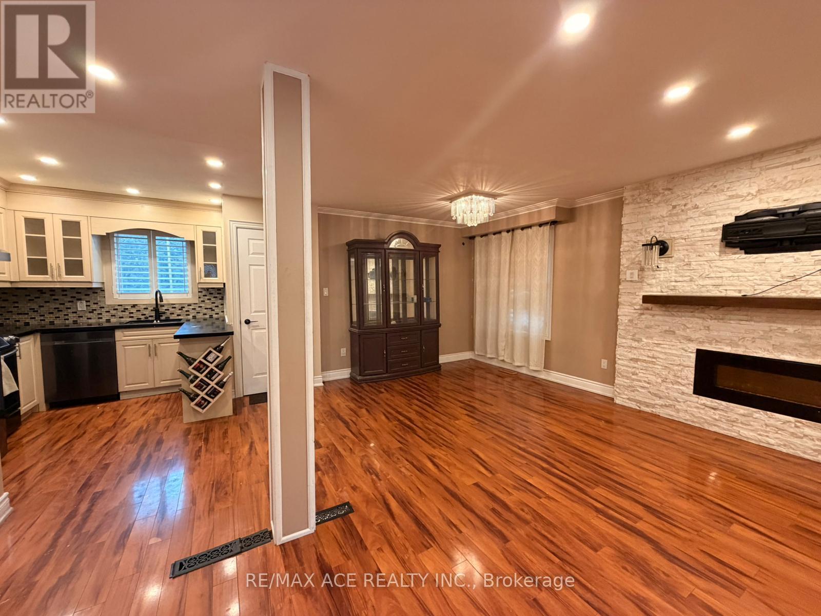 Main - 48 Ronway Crescent, Toronto, Ontario  M1J 2S2 - Photo 2 - E12649686