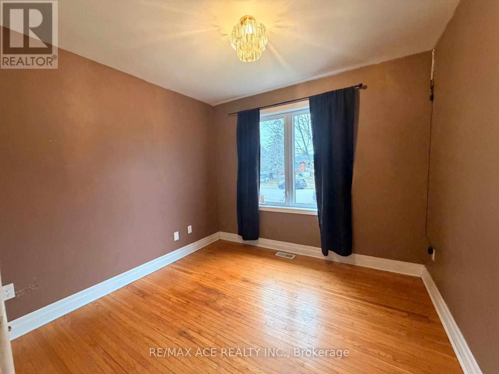 Main - 48 Ronway Crescent, Toronto, Ontario  M1J 2S2 - Photo 6 - E12649686