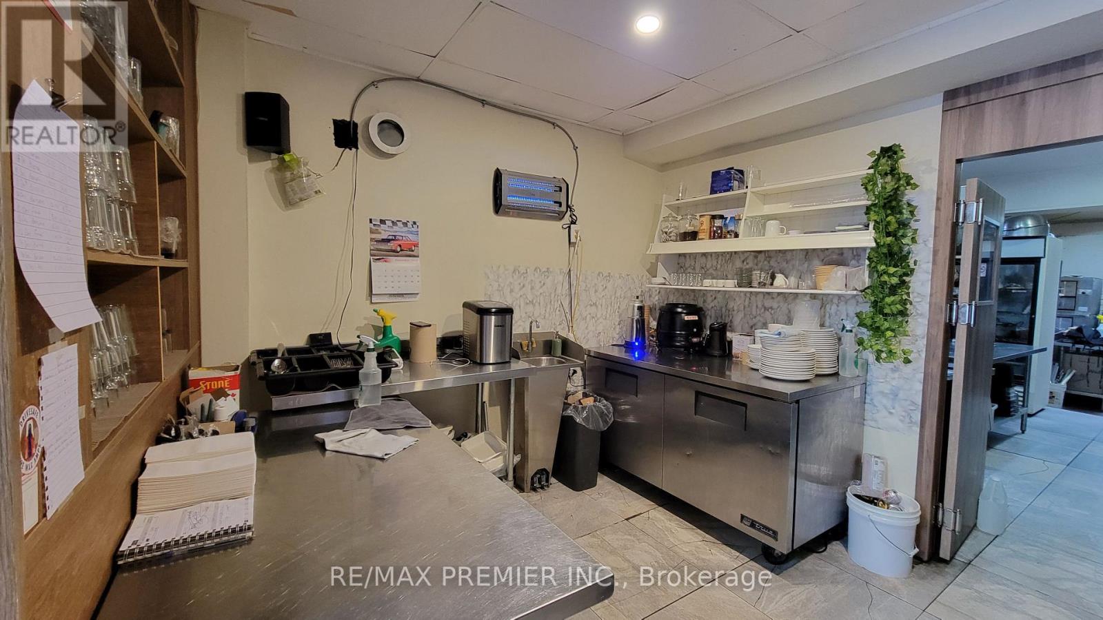 Main - 516 Danforth Avenue, Toronto, Ontario  M4K 1P6 - Photo 11 - E12649690