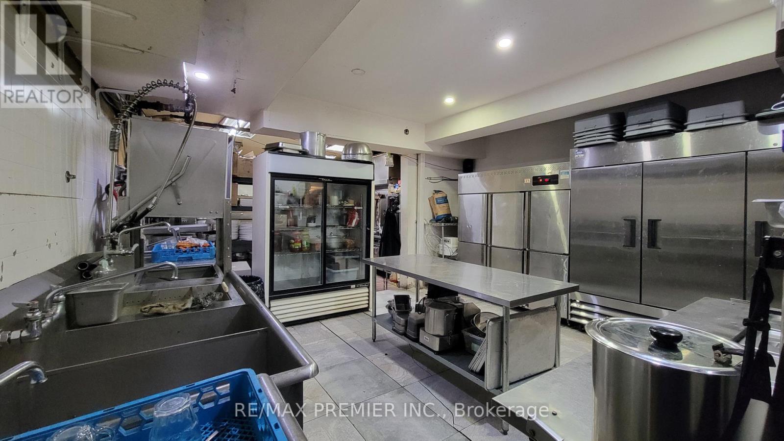 Main - 516 Danforth Avenue, Toronto, Ontario  M4K 1P6 - Photo 15 - E12649690