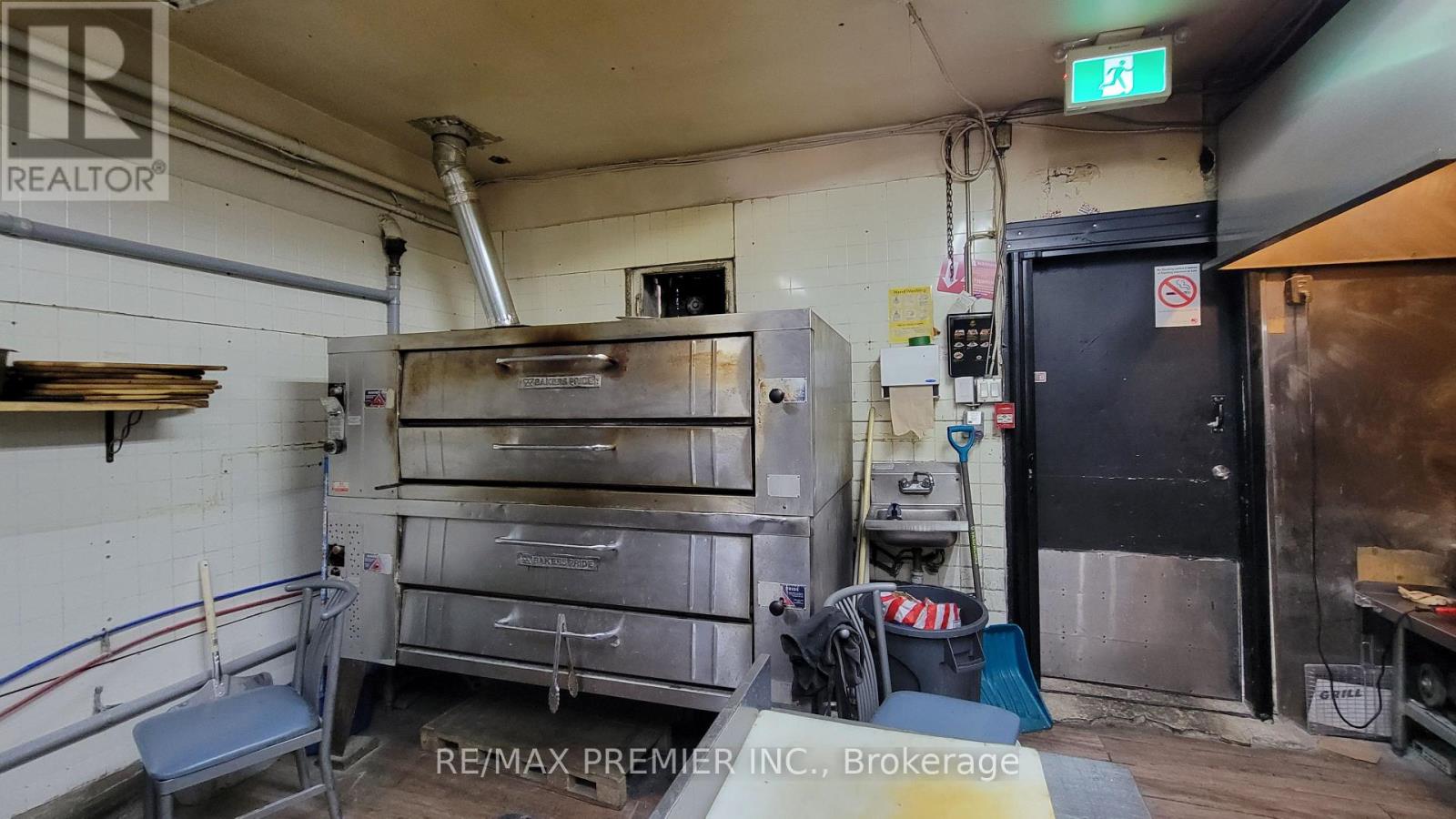 Main - 516 Danforth Avenue, Toronto, Ontario  M4K 1P6 - Photo 17 - E12649690