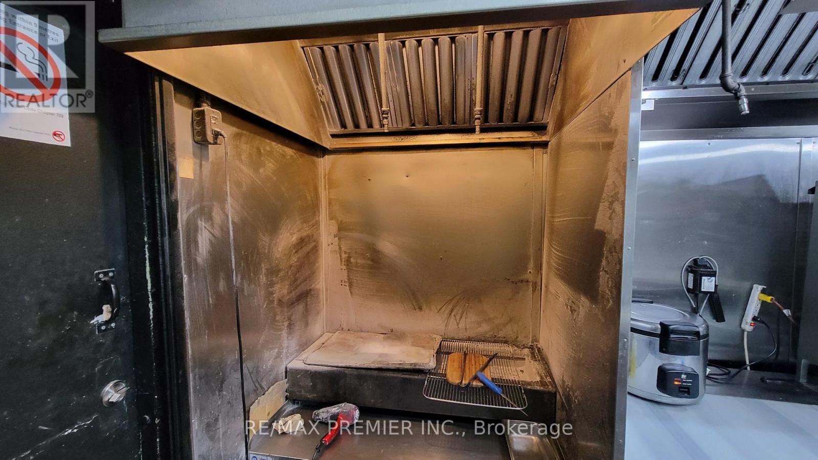 Main - 516 Danforth Avenue, Toronto, Ontario  M4K 1P6 - Photo 19 - E12649690