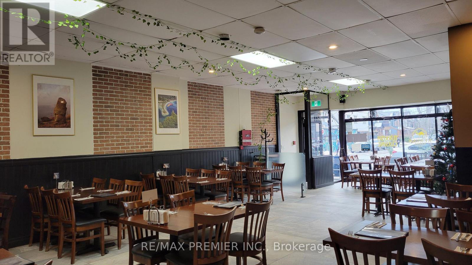 Main - 516 Danforth Avenue, Toronto, Ontario  M4K 1P6 - Photo 4 - E12649690